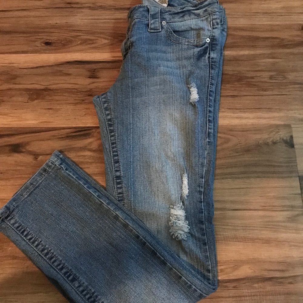 🌎 Paris Blues distressed jeans